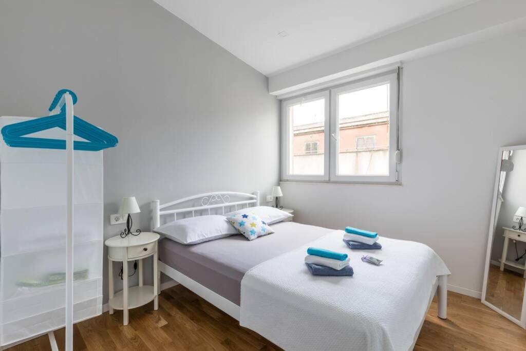 Banana Split Youth Apartment ภายนอก รูปภาพ